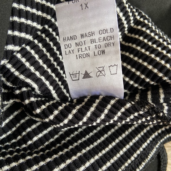 White Birch Bodysuit Black/White Stripes Lace Short Sleeve Women’s 1X - Picture 9 of 9